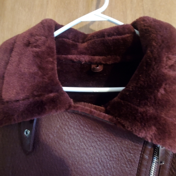 Faux fur faux leather moto jacket. Sz med. Purple. - Picture 4 of 8